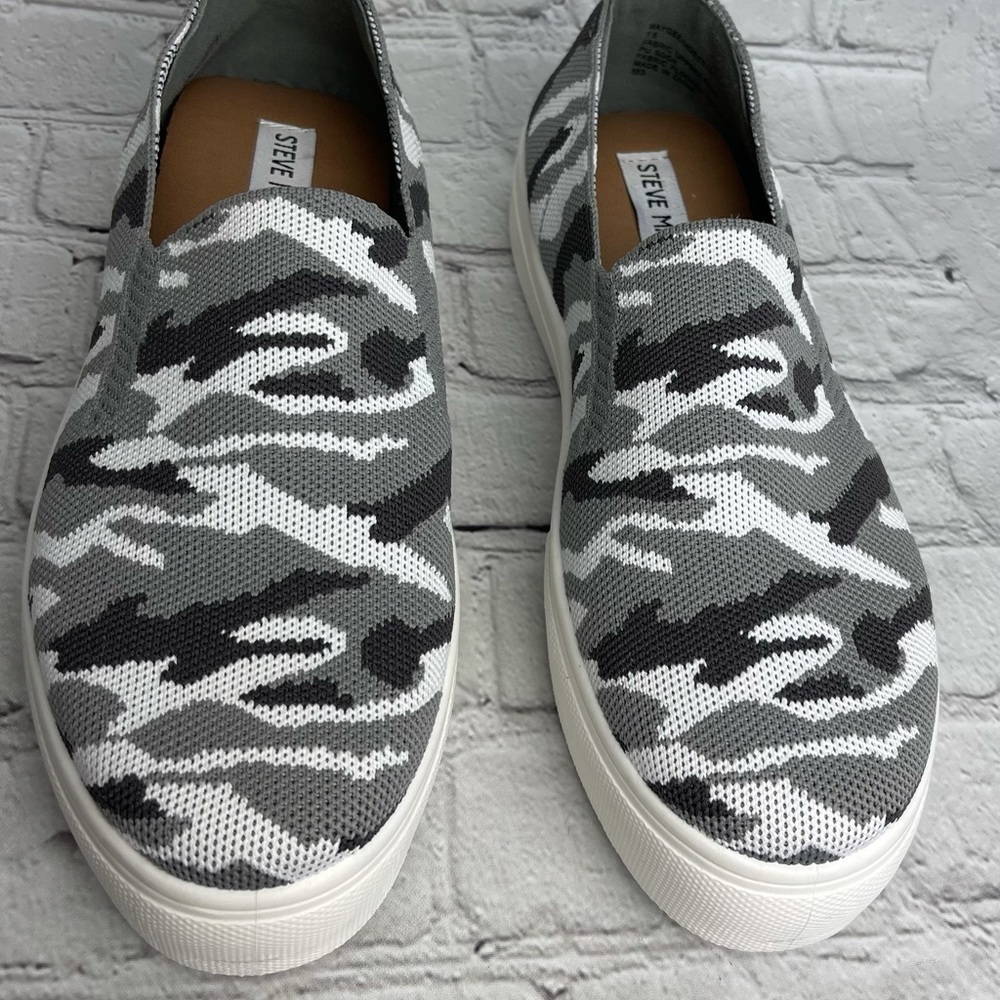 NEW Steve Madden platform grey army print sneakers - Picture 4 of 10